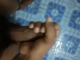 Solo boy goes hard in bathroom with Ami