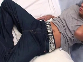 Thai gay twink Oei's solo masturbation show